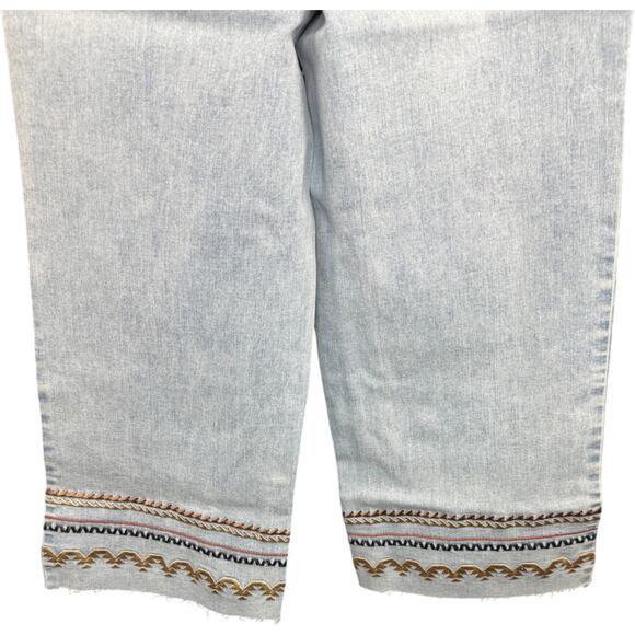 G by Giuliana Embroidered Crop Jeans Size 4 NWT Boho Floral Denim Blue Raw Hem - Picture 3 of 10
